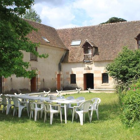 Gîte d'étape Ecuries de St Cyr La Ferté-Saint-Cyr Esterno foto